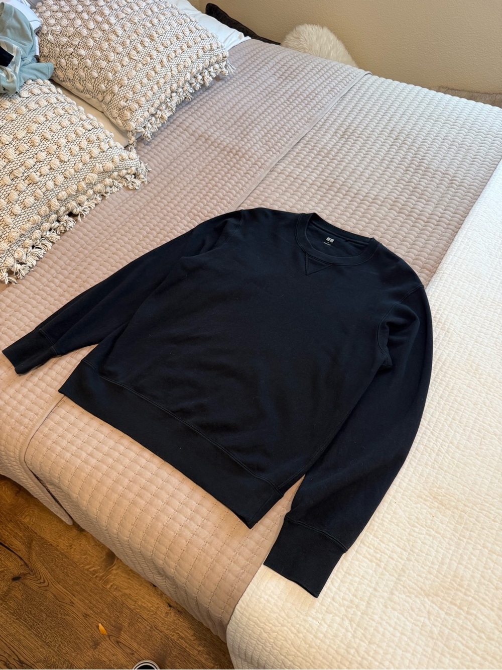 Uniqlo Black Crewnecm Sweater